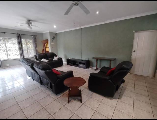 4 BEDROOM HOUSE FOR SALE IN RUSTIVIA
